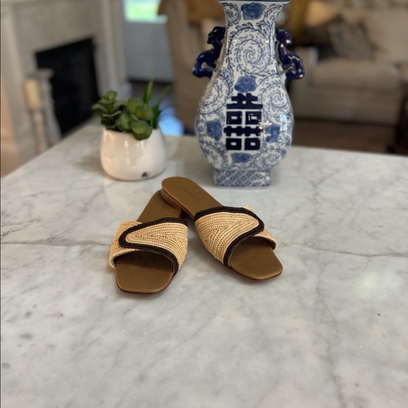 🤎 LE MOGADOR NUDE AND BROWN VOLAKAS FLATS! - Picture 3 of 9